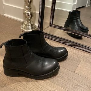 Little Burgundy Black Winter Booties